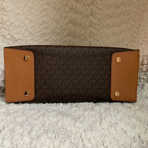MICHAEL Michael Kors Gramercy Signature Satchel - Picture 6 of 8
